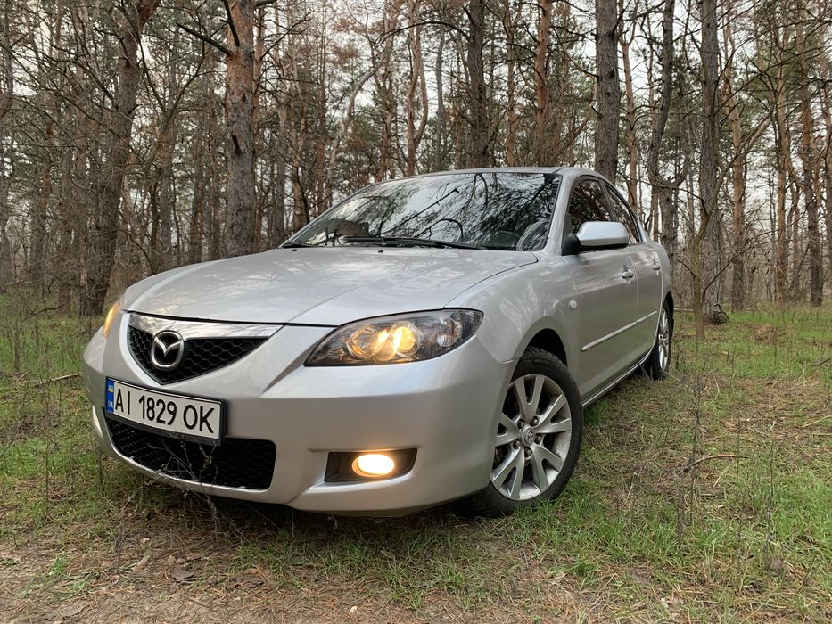 Продам авто. Стан гарний, ходова частина без зауважень, мотор працює тихо, рівно, не димить, масло не бере. коробка також без зауважень. виправлені недоліки мазд, переварені пороги, арки, по кузову без корозії!
Гума зима майже нова, два ключа, сигналізація. Газ ніколи не стояв