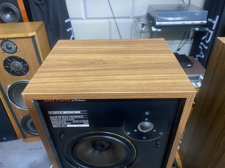 Celestion Ditton 220x