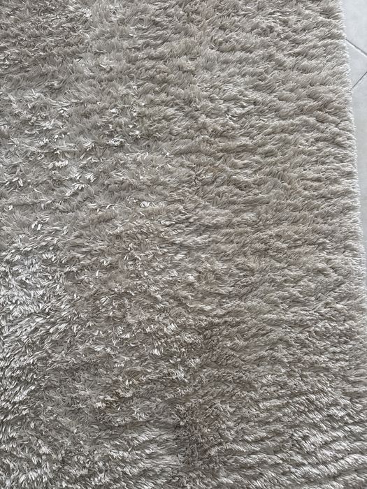 Tapete claro, bom estado