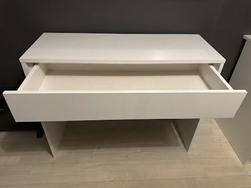 Toaletka w dobrym stanie