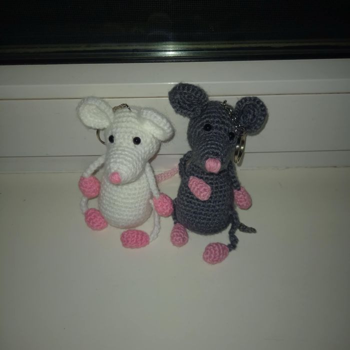 Szczur ,szczurki  dwa breloki bialy i szary