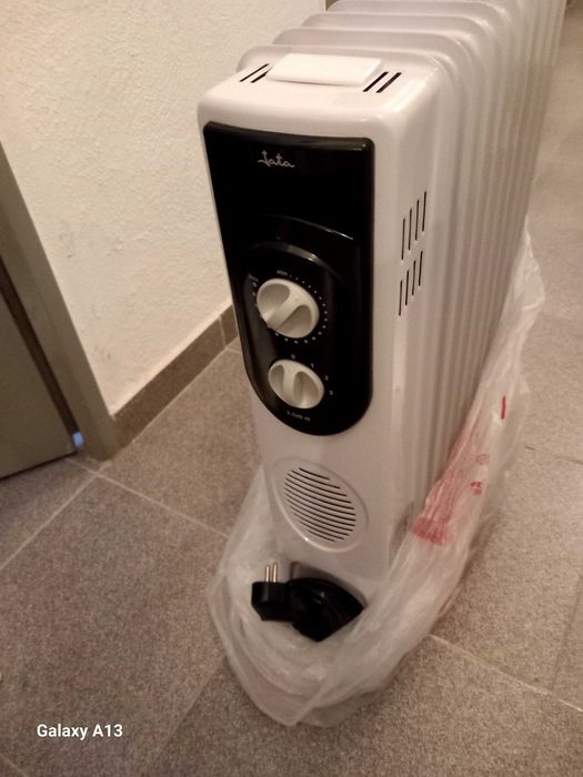 Aquecedor a Oleo marca "JATA" A-260