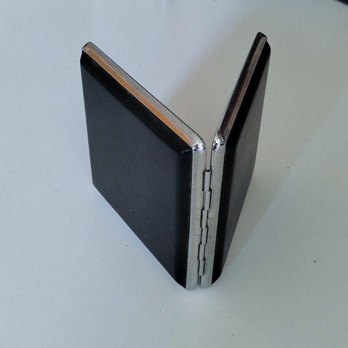 Cigarreira antiga 9x9 cm +-