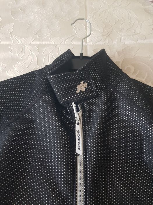 Blusão de bicicleta da marca  ASSOS(novo)