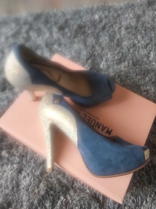 Sapatos pele e camurça azul com brilho 35