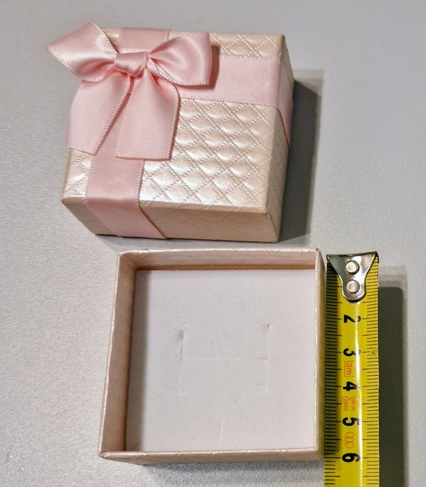 Pudełko różowe na biżuterię, charms, bransoletkę, łańcuszek, naszyjnik