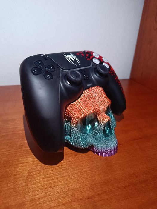 Suporte para comando PS5 - Formato Caveira (Impressão 3D Multicor)