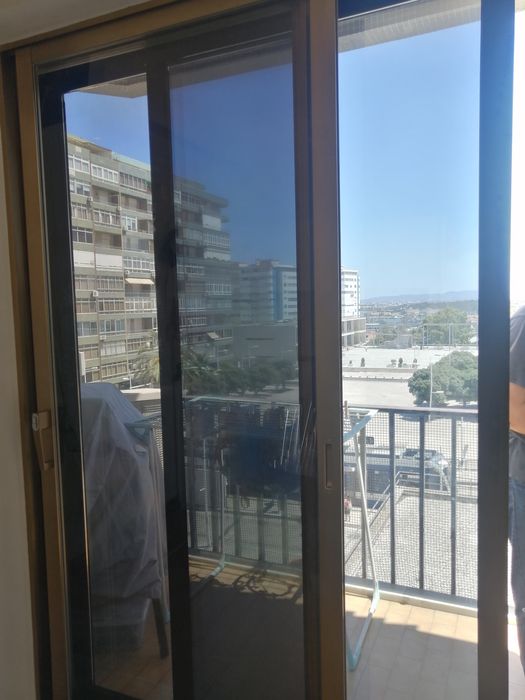 Aplicação de pelicula de privacidade e térmica.