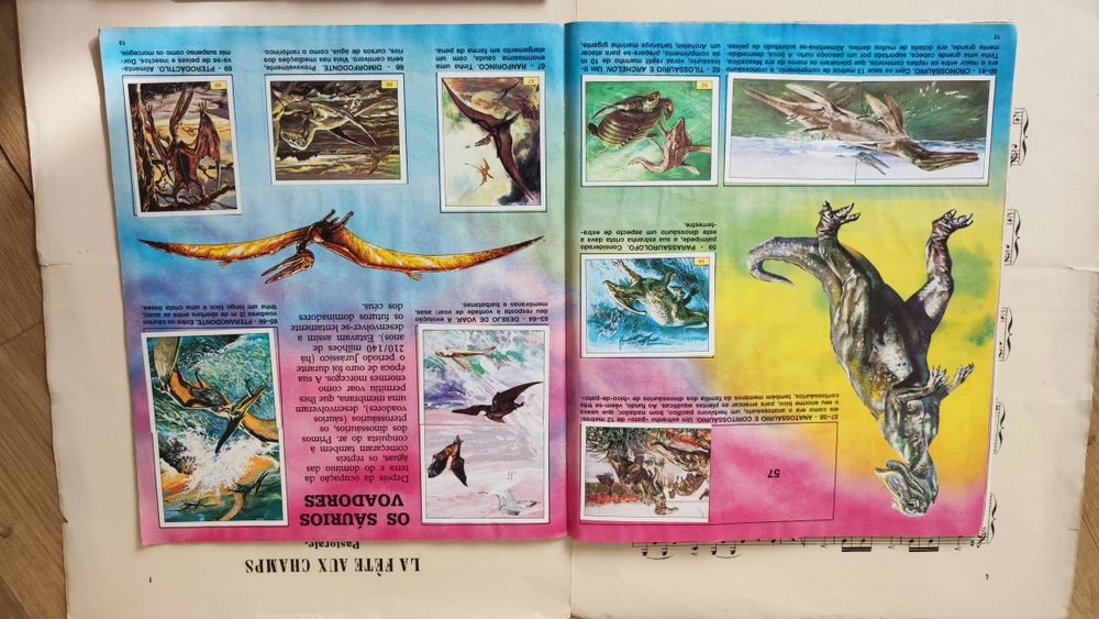 Caderneta de cromos - Dinosaurs - Panini