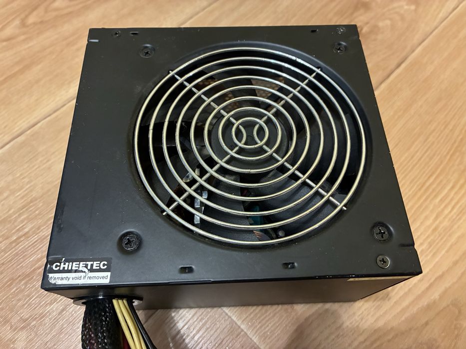 Блок питания Chieftec GPS-700A8