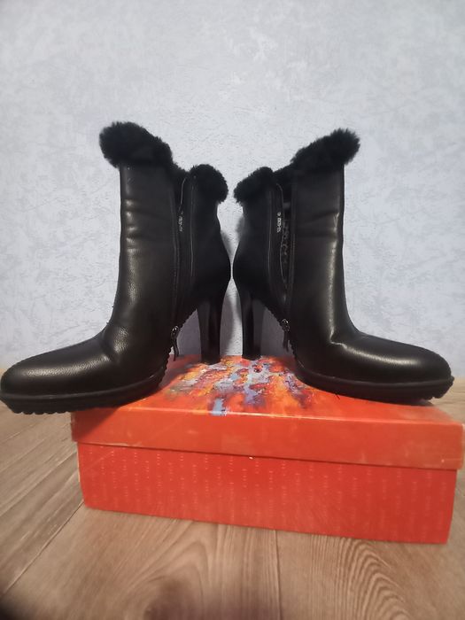 Оригінальні Жіночі чоботи  38 розміру