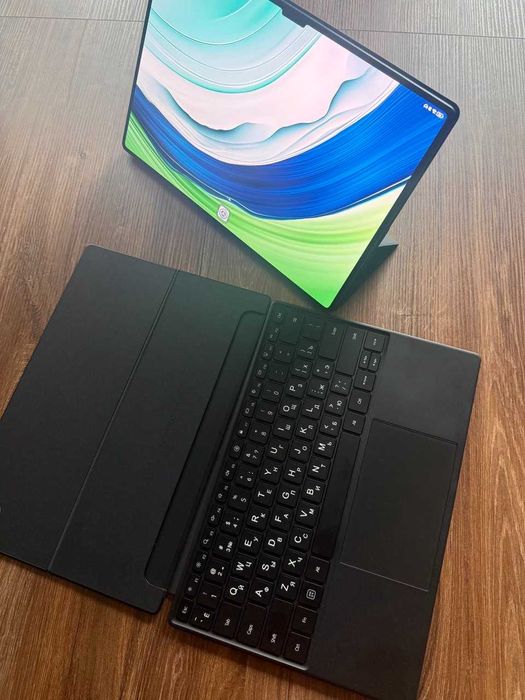 tablet HUAWEI MatePad Pro 13.2, etui, rysik, ładowarka