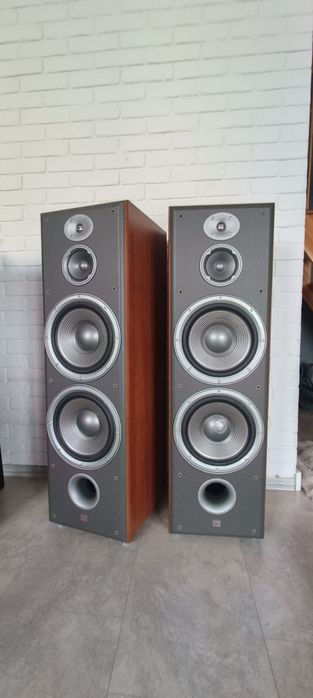 Kolumny. Głośniki JBL Northridge E100