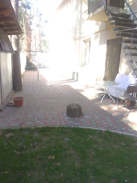 Сдаю посуточно чистую однокомнатную квартиру  в Вышгороде