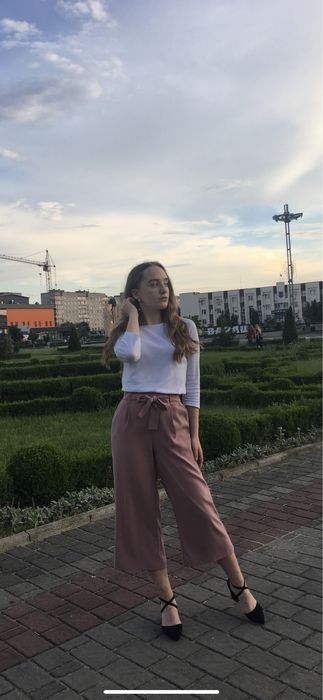 Рожеві штани