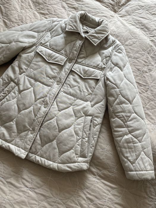 Куртка жіноча .