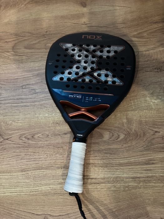 Raquete de Padel Nox AT10 Luxury Genius 18K Alum 2025 **NOVA**