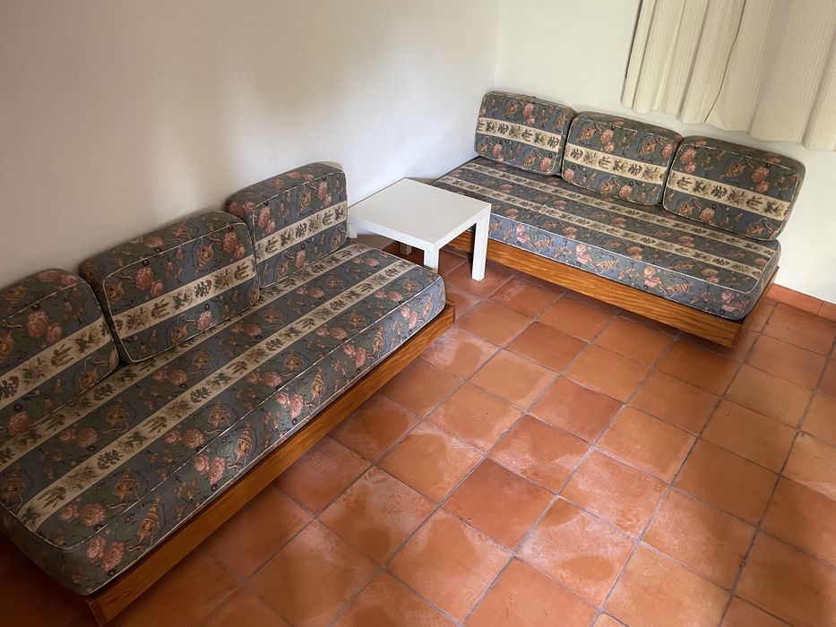 Camas-sofa , em pinho maciço