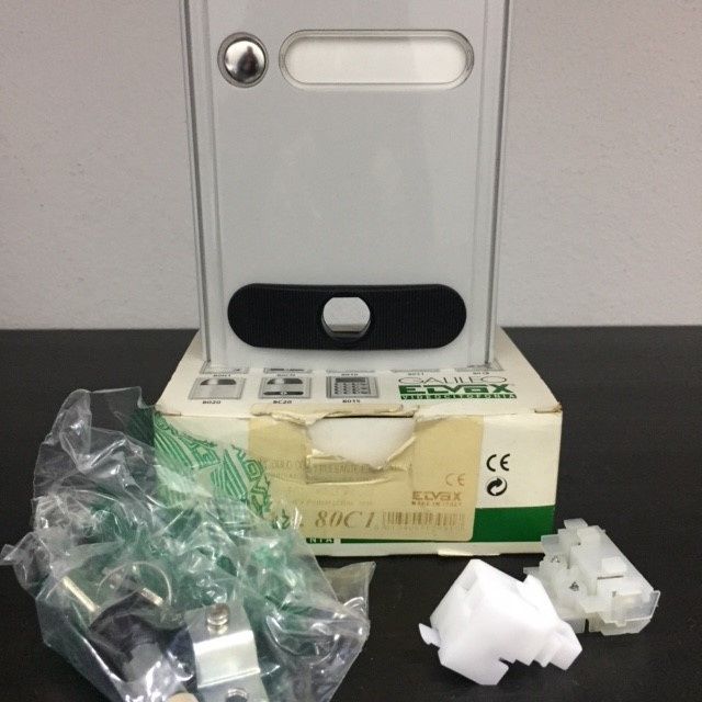 Módulo com botão e fechadura Elvox 80C164585160973697121