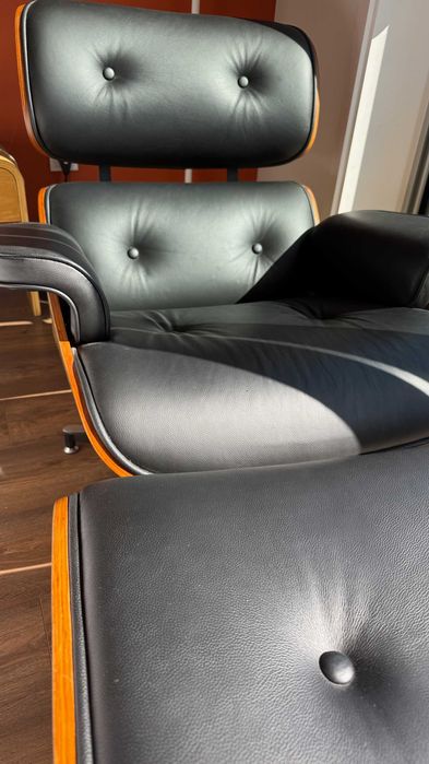 Cadeirão Eames Lounge