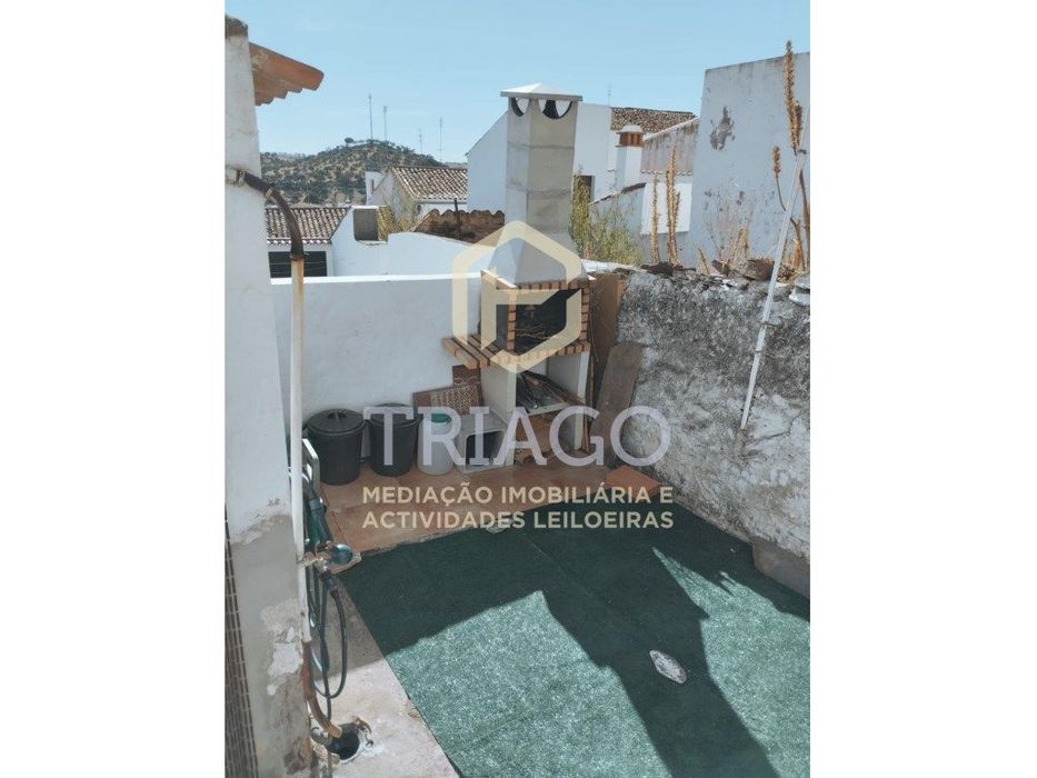 Moradia T2 com Logradouro no Centro da Vila de Barrancos