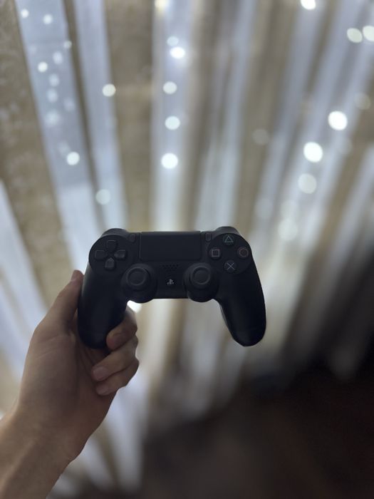 PlayStation 4 pro+ 5 ігор!