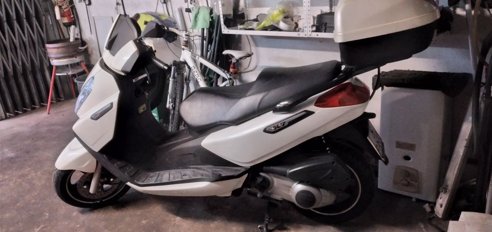 Honda CB 500c.c,/Aceito retoma,/ Scooter X7 Evo 300cc Branca