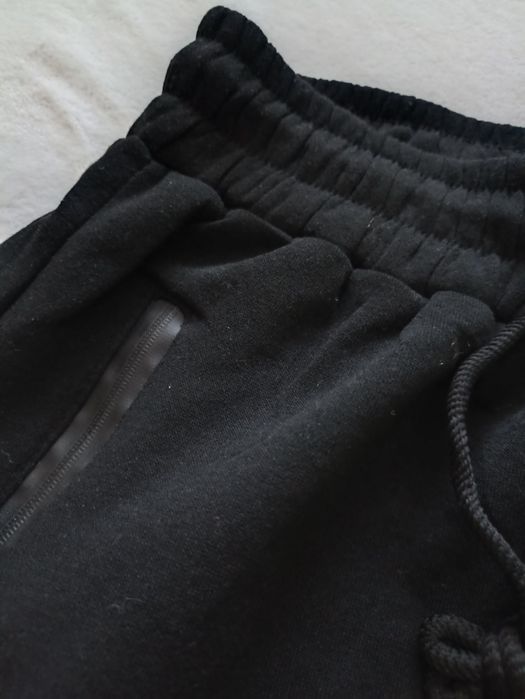 Жіночі спортивні штани