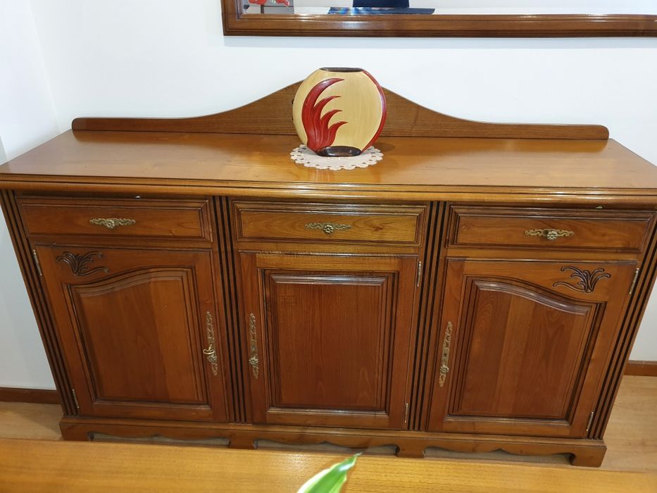 Aparador de Sala com Espelho