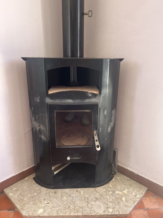 Salamandra a Lenha com Forno + Chaminé + Pedra Base