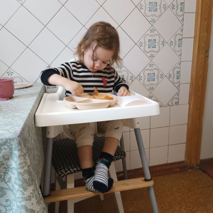 Стілець ikea в гарному стані, дитячий стілець