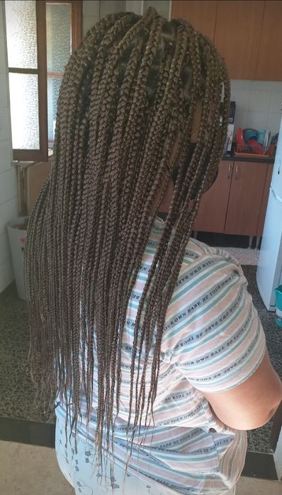 Tranças africana e aplicação e crochet ao domicílio