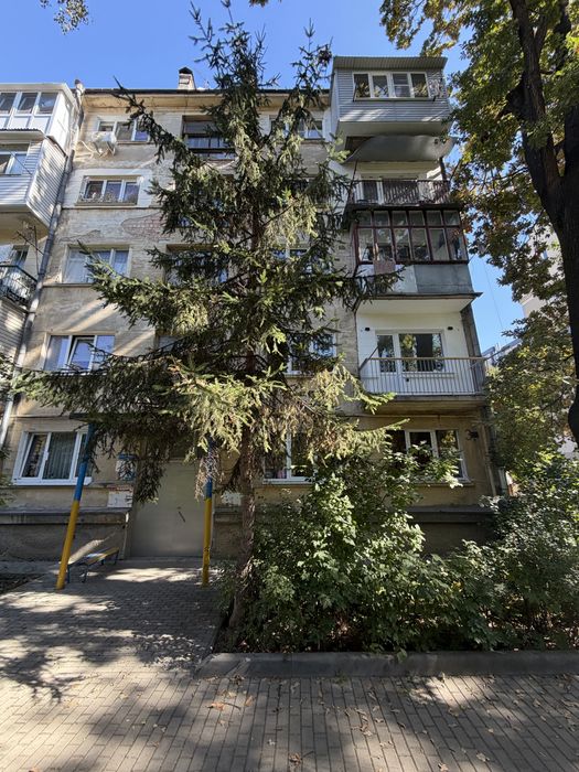 2 кімнатна в ЦЕНТРІ  р-н ПАРКУ ШЕВЧЕНКА 2 поверх