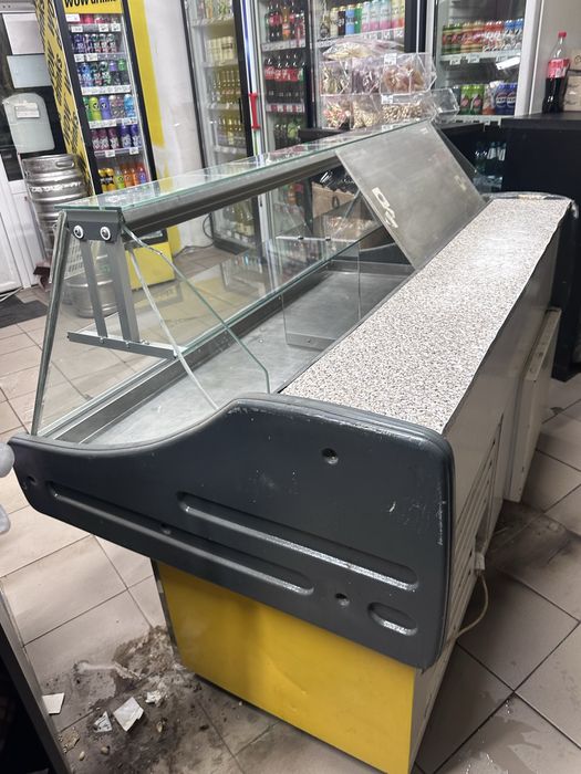 Вітрина гастрономічна  терміново