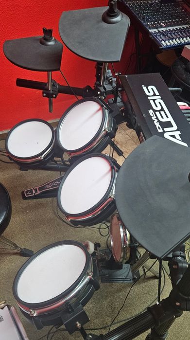 Bateria Electrónica Alesis DM5 Pro Kit