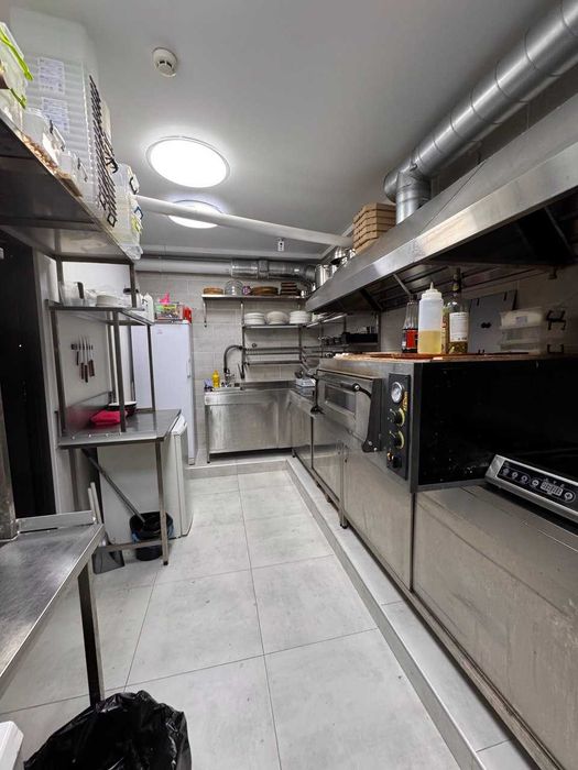 Продається кафе-бар Black White на вулиці Небесної Сотні та Політаєва