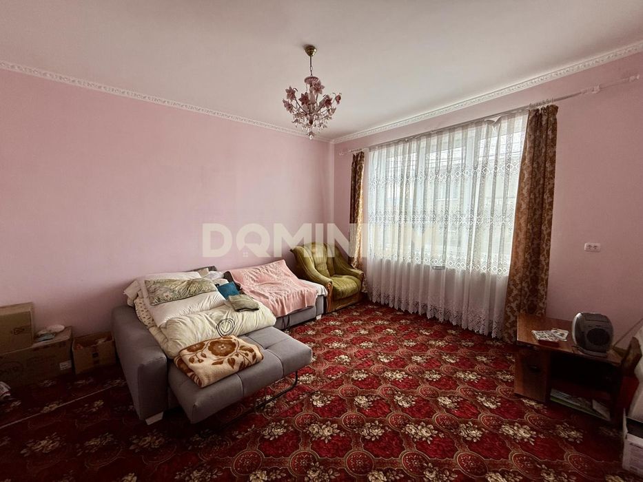 Продається хороший будинок у центрі Королева