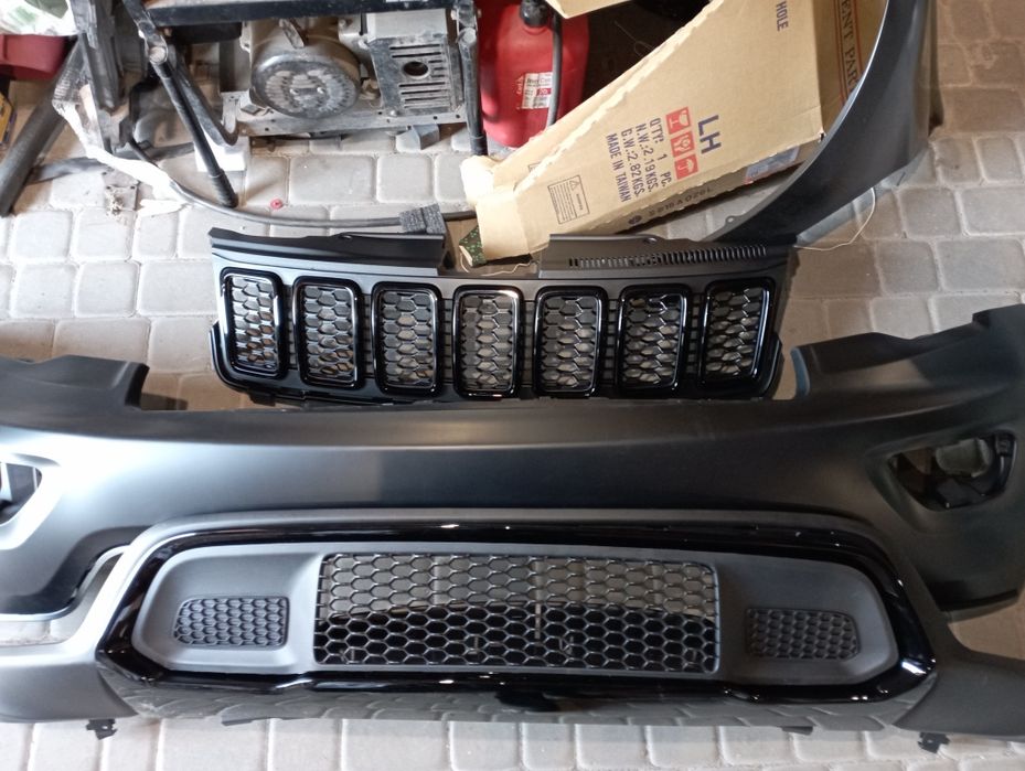 Бампер передній комплект Jeep Grand Cherokee WK2 17-21