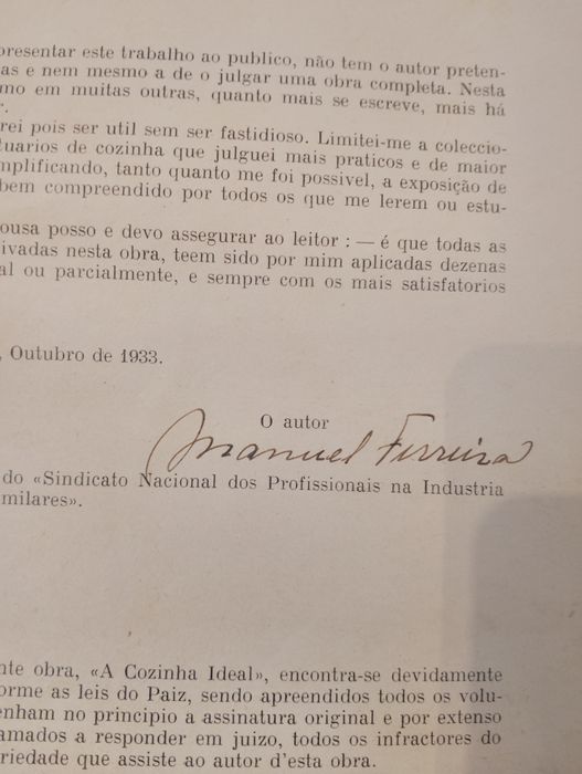 Livro de culinária muitíssimo antigo