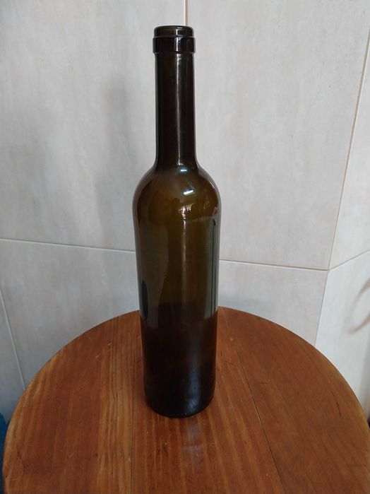 Garrafas de vidro de 0,75l (30 unidades disponíveis)