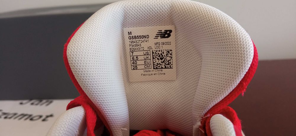40 Buty New Balance 550 Red