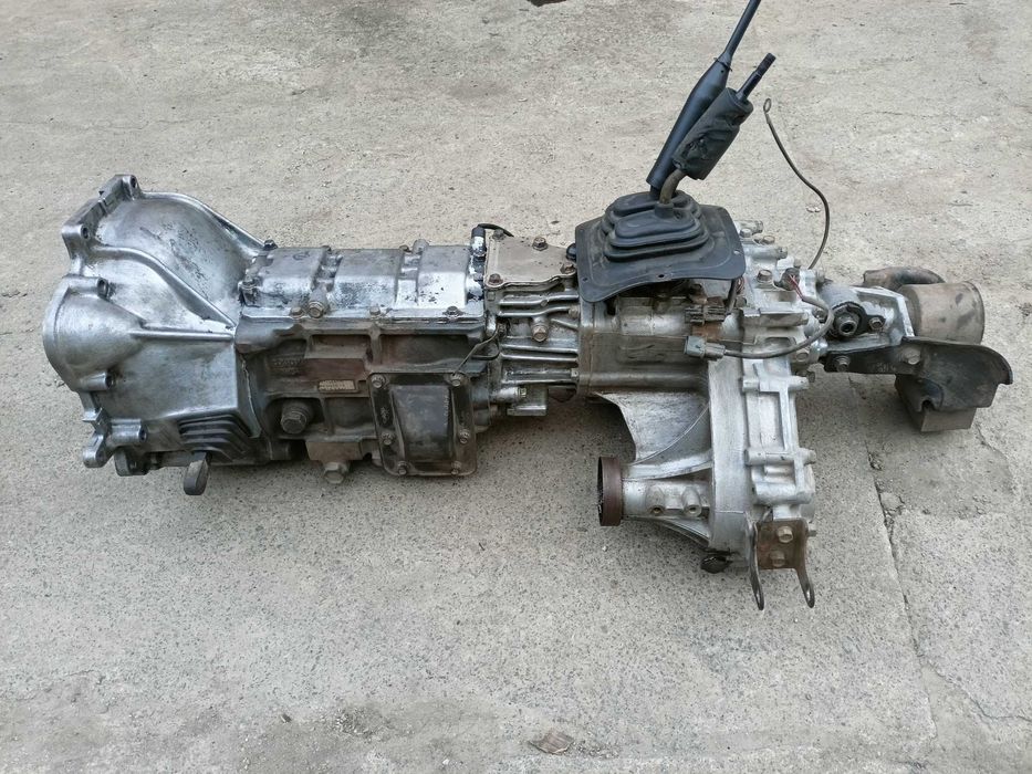 Роздатка л200 правий лівий руль АКПП МКПП