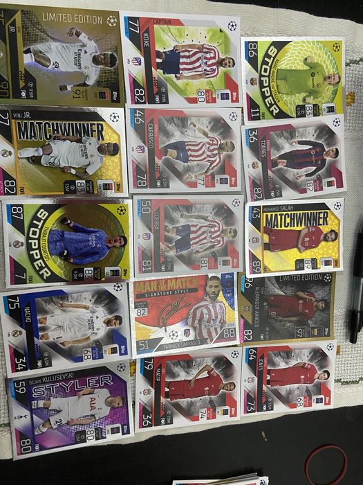 Caderneta vazia da Match attax e cromos