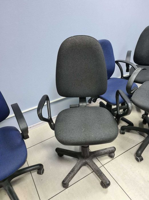 письмовий стол, стільці, крісла