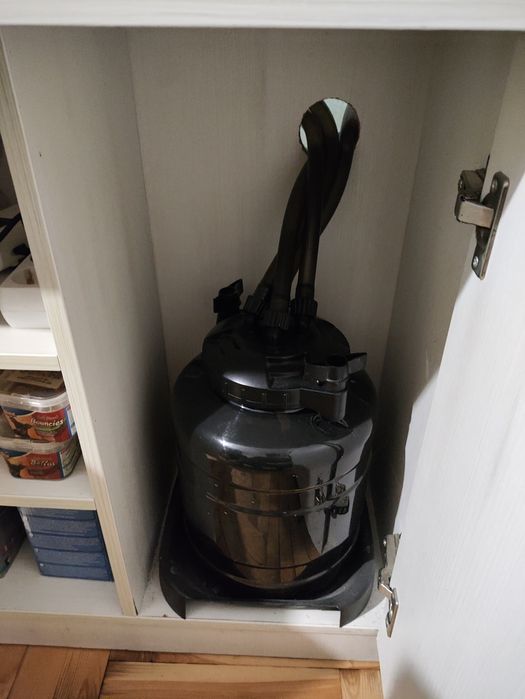 Продам акваріум 250л з всім приладдям, рибами та тумбою