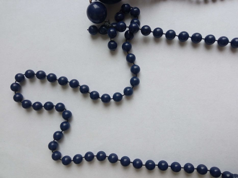 Naszyjnik granatowy z korali korale plastikowe niebieskie granatowe