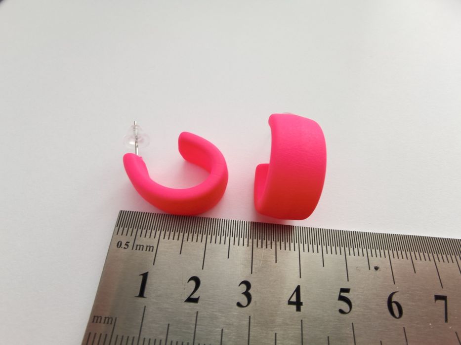 Kolczyki różowe neonowe