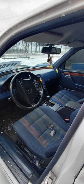 Мерседес C200 (2.0d)