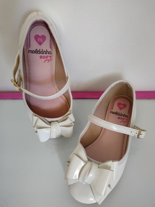 Sapatos branco brilhante para menina,
. Usado só 1 vez