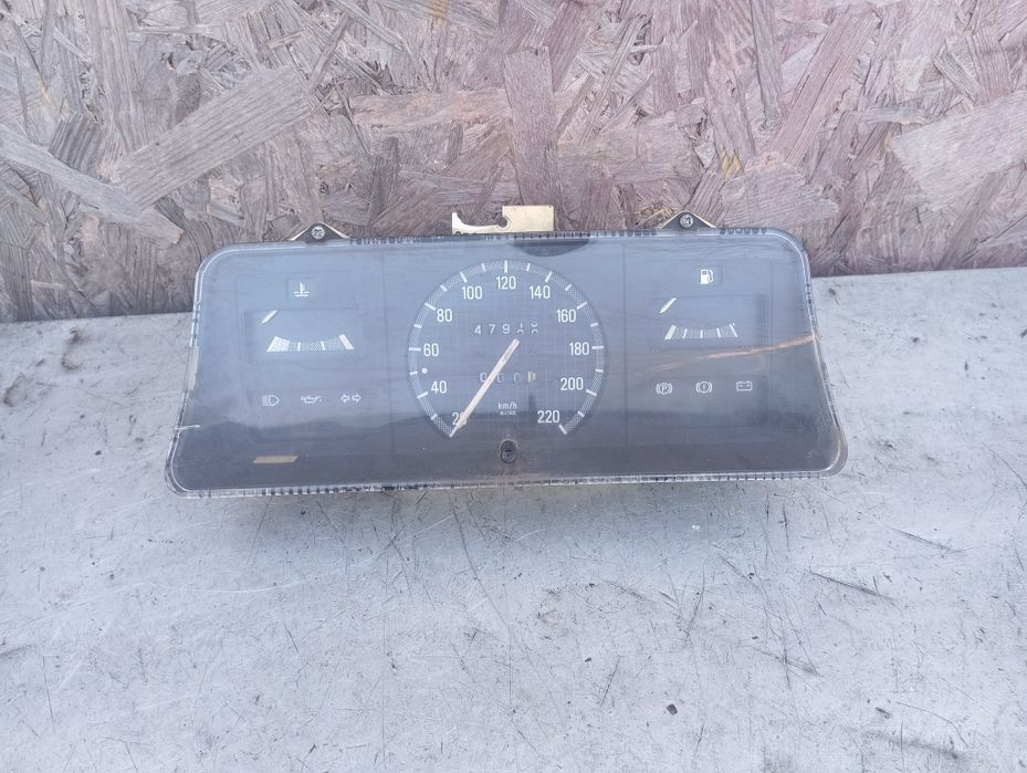 Щиток приборів Опель Кадет/ Аскона приладова панель щиток приборів